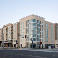 1 Bedroom Double Suite full double bed