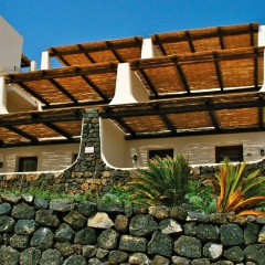 Kuddie Rosse Eco-Friendly Residence thumbnail 1