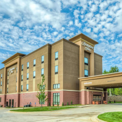 Hampton Inn Poplar Bluff thumbnail 1