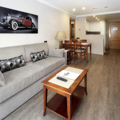 Aparthotel Hispanos 7 Suiza - Bild 19