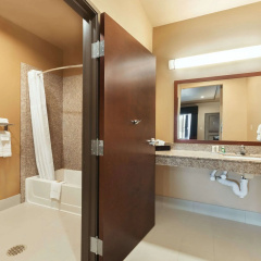 Super 8 by Wyndham Karnes City thumbnail 8