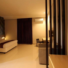 Smile Hotel by RedDoorz