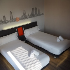 easyHotel Barcelona Fira - Bild 19