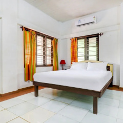 Shirleys Beach Hotel thumbnail 4
