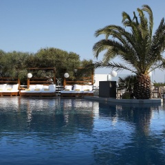 Belvedere Mykonos - Main Hotel Rooms &Suites thumbnail 17