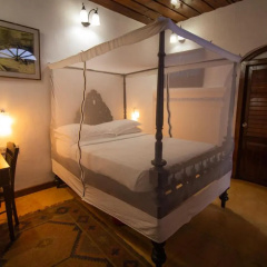 The Old Courtyard Hotel thumbnail 14