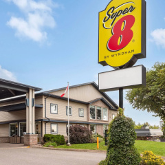 Super 8 by Wyndham Sault Ste Marie On thumbnail 11