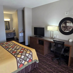 Super 8 by Wyndham Carrizo Springs thumbnail 26