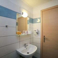 Europe Hotel thumbnail 8