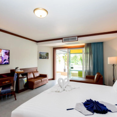 Erawan Phangnga Hotel, Natai Beach - Bild 3