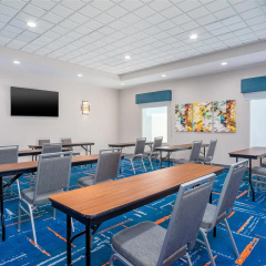 Hampton Inn & Suites Parkersburg Downtown thumbnail 39