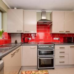 3 Bed Renovated Bungalow - 3 car or RV pkg - Garden in Southampton, United Kingdom from 327$, photos, reviews - zenhotels.com photo 13