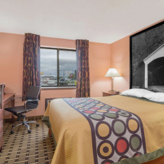 Super 8 by Wyndham Shelbyville thumbnail 4