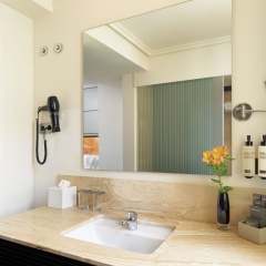 H10 Universitat Hotel - Bild 9