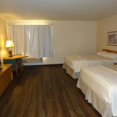 Eagle Peak Lodge & Cabins