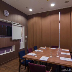 Premier Inn Nürnberg City Centre - Bild 12