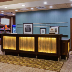 Hampton Inn & Suites Bend thumbnail 2