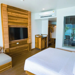 Phi Phi at Pier - Bild 3