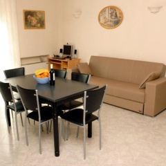 Mare and City House thumbnail 5