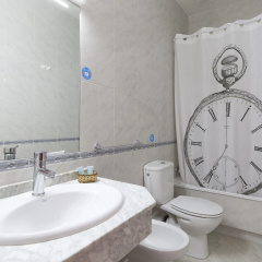 Hostal Vázquez de Mella - Bild 8