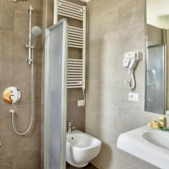 Hotel Clara thumbnail 11