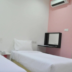 YY48 Hotel thumbnail 3