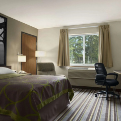 Super 8 by Wyndham Manistee thumbnail 5