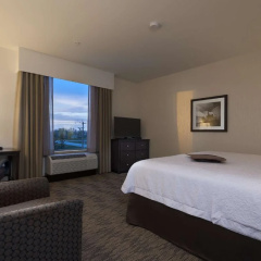 Hampton Inn & Suites by Hilton, Airdrie, AB, Canada thumbnail 7