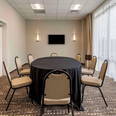 Comfort Inn & Suites Pittsburgh South thumbnail 21
