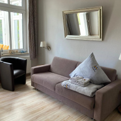 Ferienwohnung 4 Rosenbogen - Familienwohnung mit Wintergarten und Terrasse - Bild 4