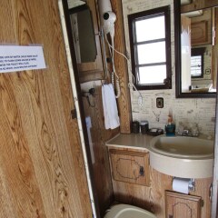 Uncle Billy Bob's Redneck Trailers Vacation Rentals-Bubba's Glamper #4 in Crouch, United States of America from 243$, photos, reviews - zenhotels.com bathroom photo 2