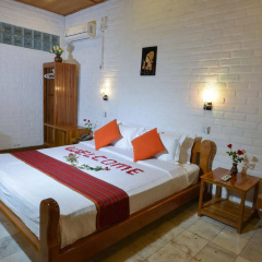 Teak Wood Hotel thumbnail 44