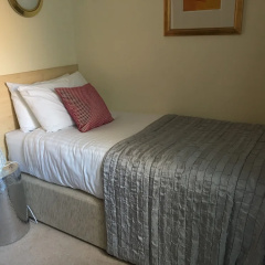 The Queen Hotel thumbnail 3