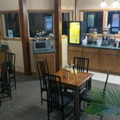 Woodlands Inn & Suites thumbnail 23