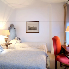 The Royal Hotel thumbnail 4