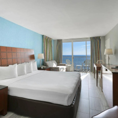 Crown Reef Resort thumbnail 2