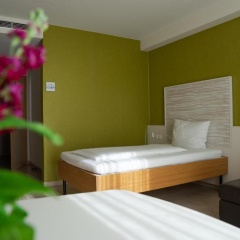 First Apart - Bild 2