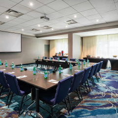 Courtyard by Marriott Toronto Airport
