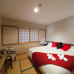 LUNA Lodge thumbnail 3