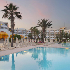 Louis Phaethon Beach