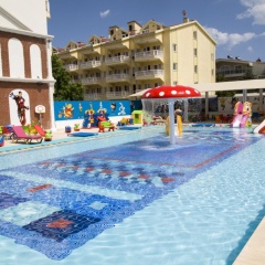 Comet De Luxe Hotel - Bild 17