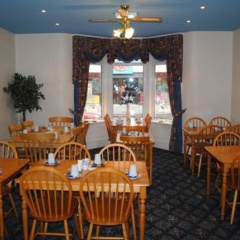 Chaplins Hotel - Guest house