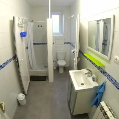LeonHostel thumbnail 9