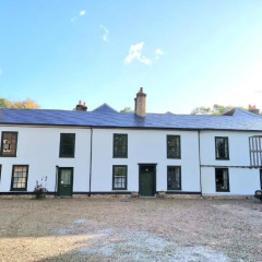 Old Manor House thumbnail 1