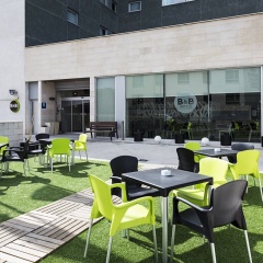 B&B Madrid Aeropuerto T1 T2 T3 - Bild 21