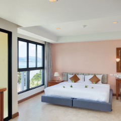 By The Sea Hotel - Bild 3