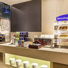 Holiday Inn Express Bangkok Sukhumvit 11 by IHG thumbnail 12