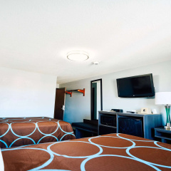Super 8 by Wyndham Pueblo thumbnail 5