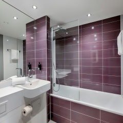 Premier Inn Regensburg City Centre - Bild 10