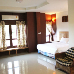 Yellow Tique Hotel thumbnail 13